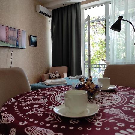 Tranquil Apartment In Vake Tbilisi Esterno foto