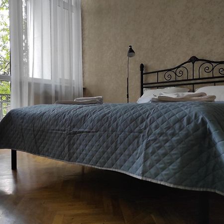 Tranquil Apartment In Vake Tbilisi Esterno foto