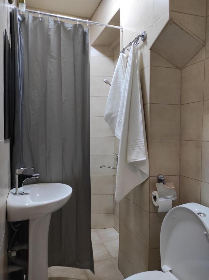 Tranquil Apartment In Vake Tbilisi Esterno foto
