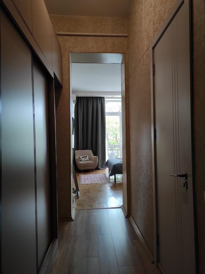 Tranquil Apartment In Vake Tbilisi Esterno foto