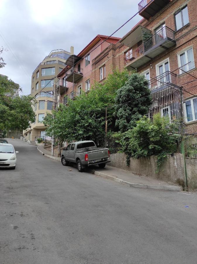 Tranquil Apartment In Vake Tbilisi Esterno foto