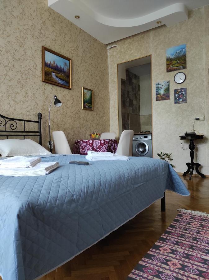 Tranquil Apartment In Vake Tbilisi Esterno foto