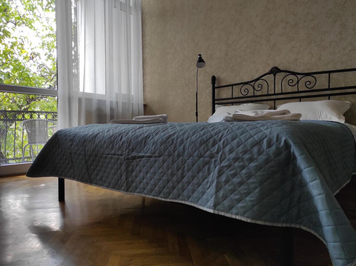 Tranquil Apartment In Vake Tbilisi Esterno foto