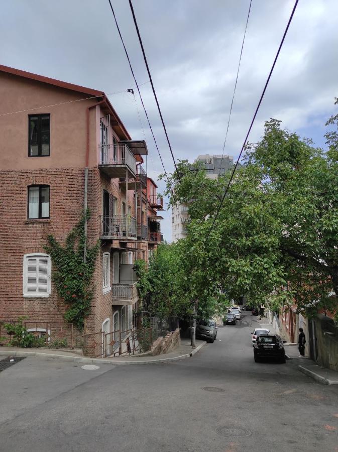 Tranquil Apartment In Vake Tbilisi Esterno foto
