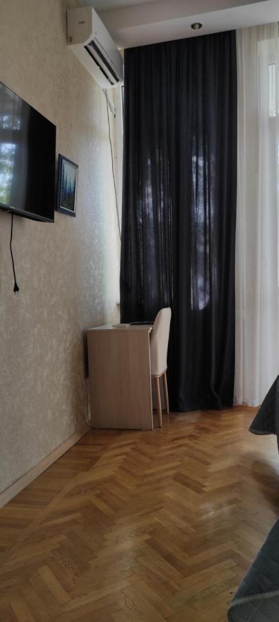Tranquil Apartment In Vake Tbilisi Esterno foto